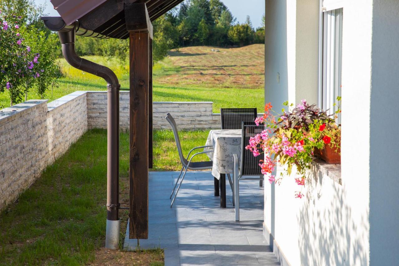 Apartmani Leptir Rakovica Exteriör bild