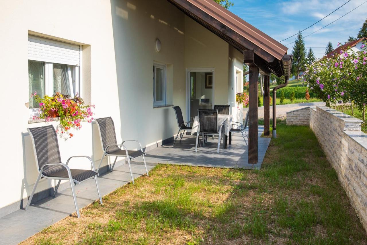 Apartmani Leptir Rakovica Exteriör bild
