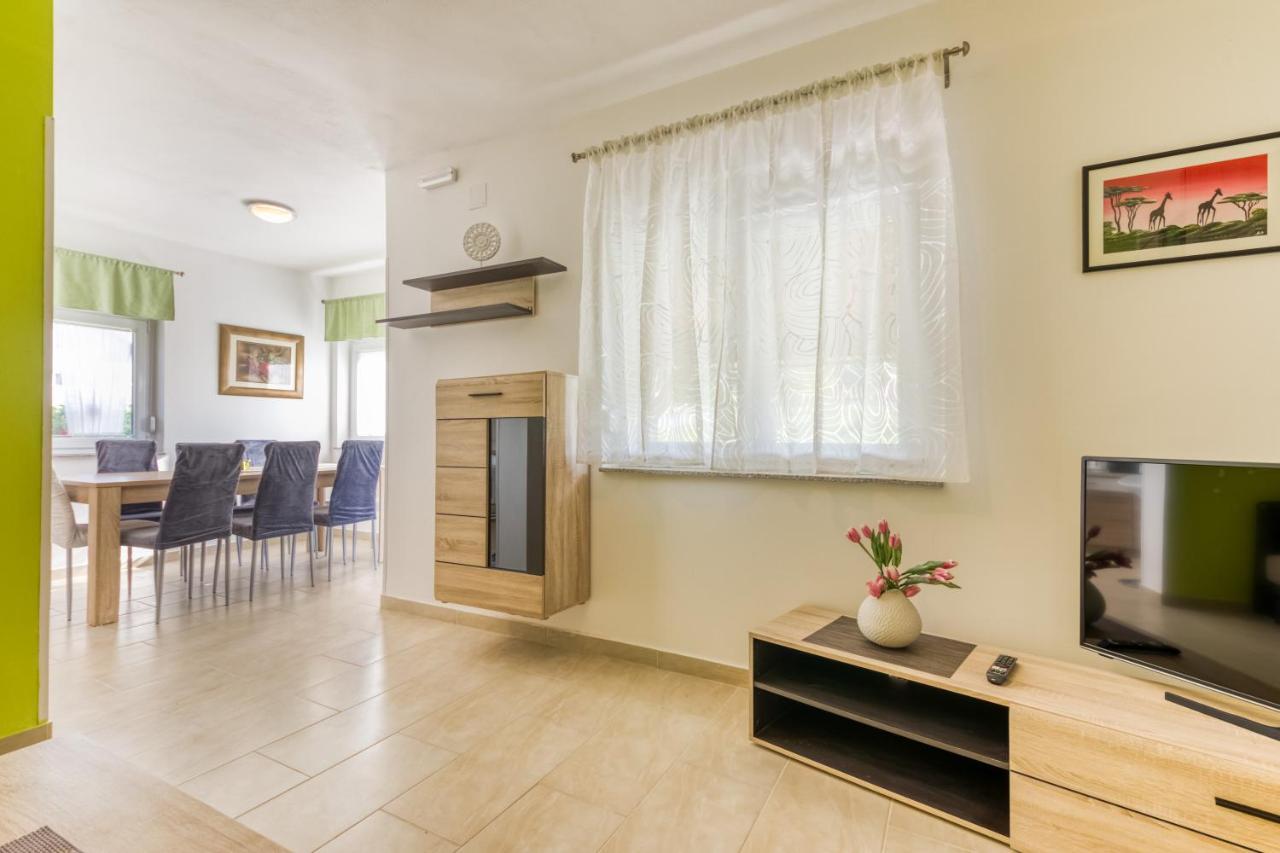Apartmani Leptir Rakovica Exteriör bild