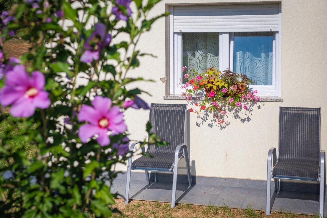 Apartmani Leptir Rakovica Exteriör bild