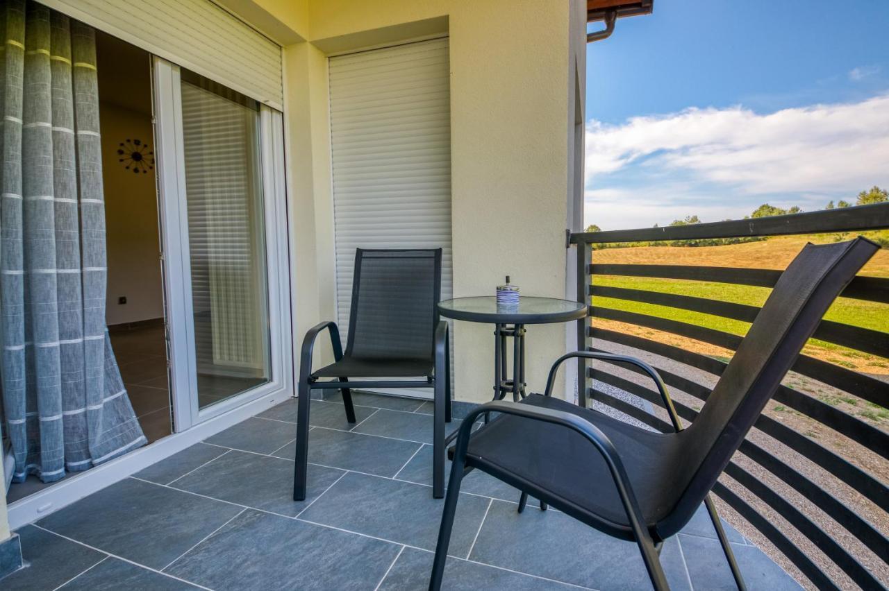 Apartmani Leptir Rakovica Exteriör bild