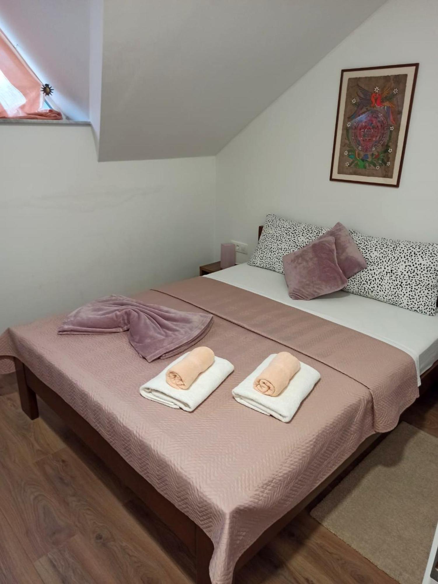 Apartmani Leptir Rakovica Exteriör bild