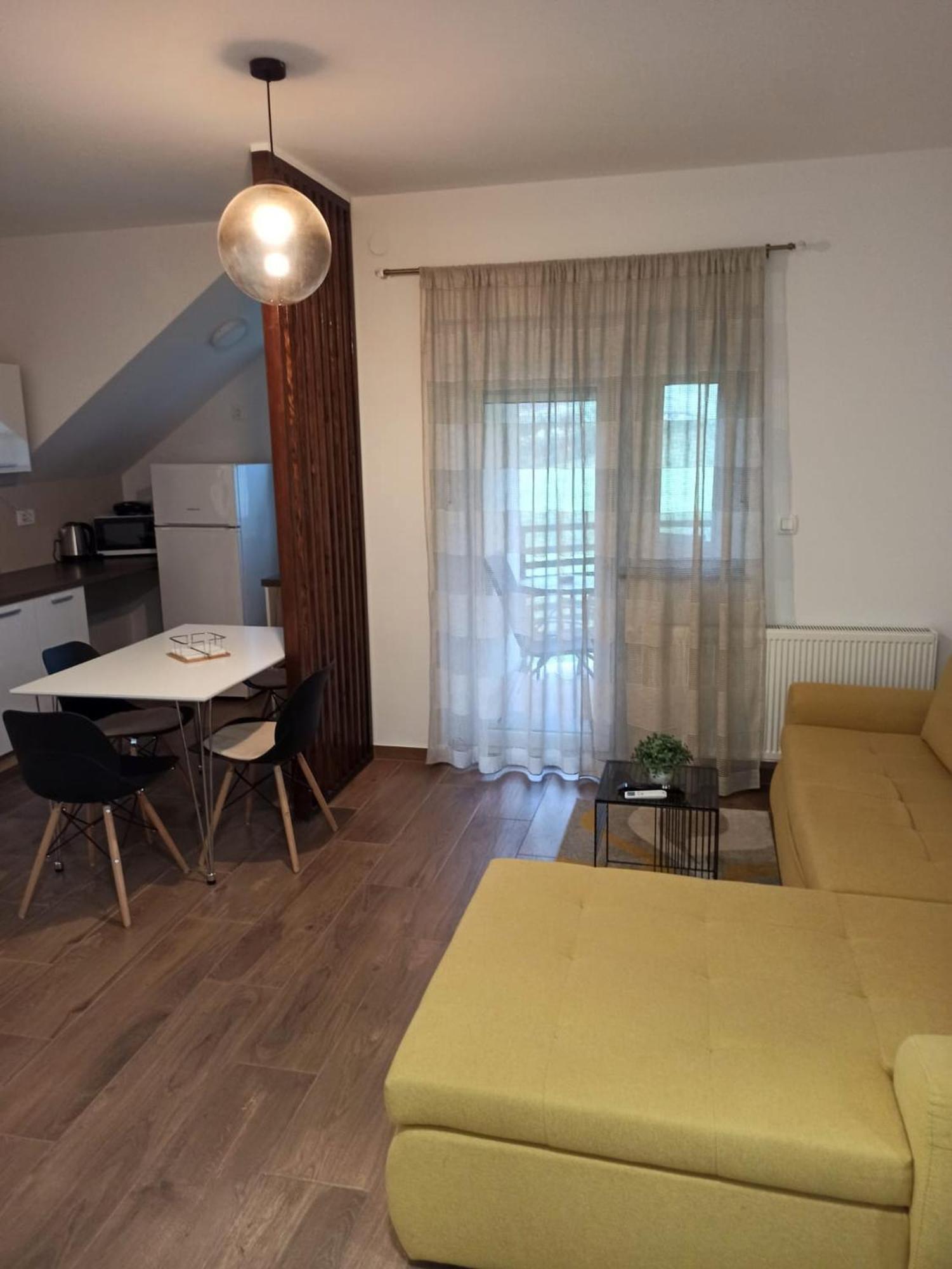 Apartmani Leptir Rakovica Exteriör bild