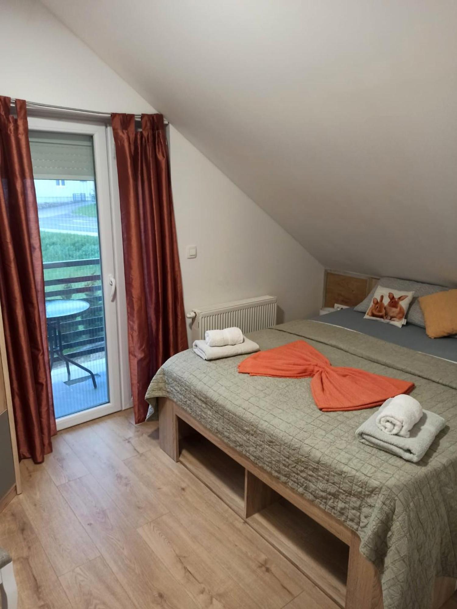 Apartmani Leptir Rakovica Exteriör bild